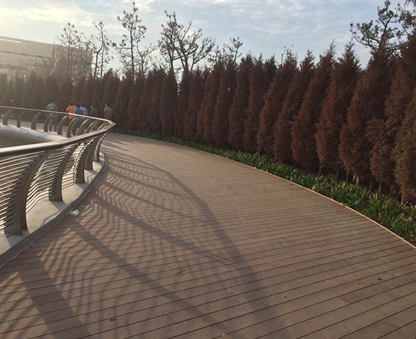 戶外高耐竹地板適用于哪些行業(yè)